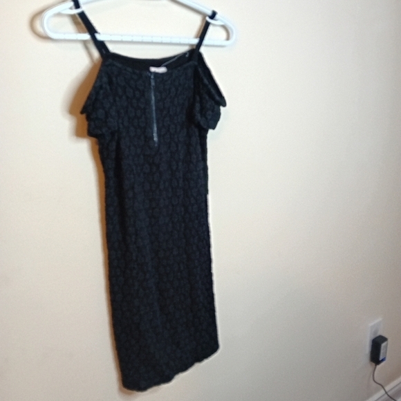 Silence + Noise Urban  Outfitter A-Line Off The Shoulder 3D Floral size Small - Picture 3 of 9